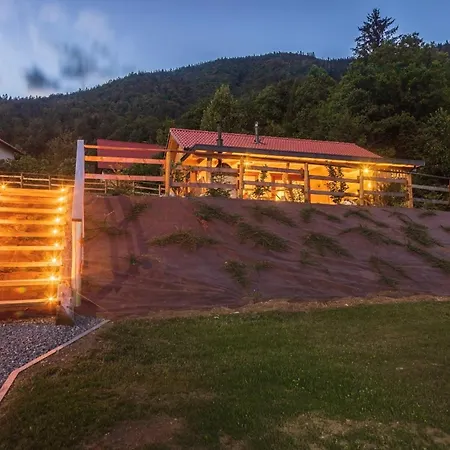 - Koca Ob Jezeru Nazarje