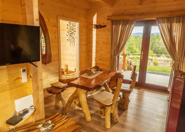 - Koca Ob Jezeru Vakantiehuis *