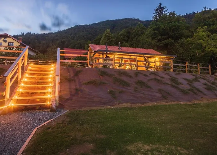 - Koca Ob Jezeru Nazarje